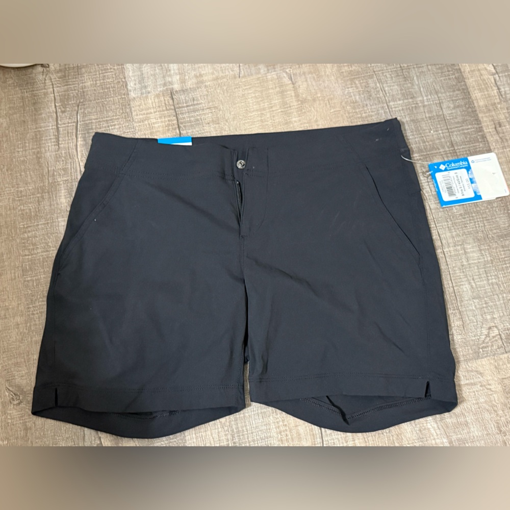 Columbia Women's Black Athletic Shorts. Size 8
